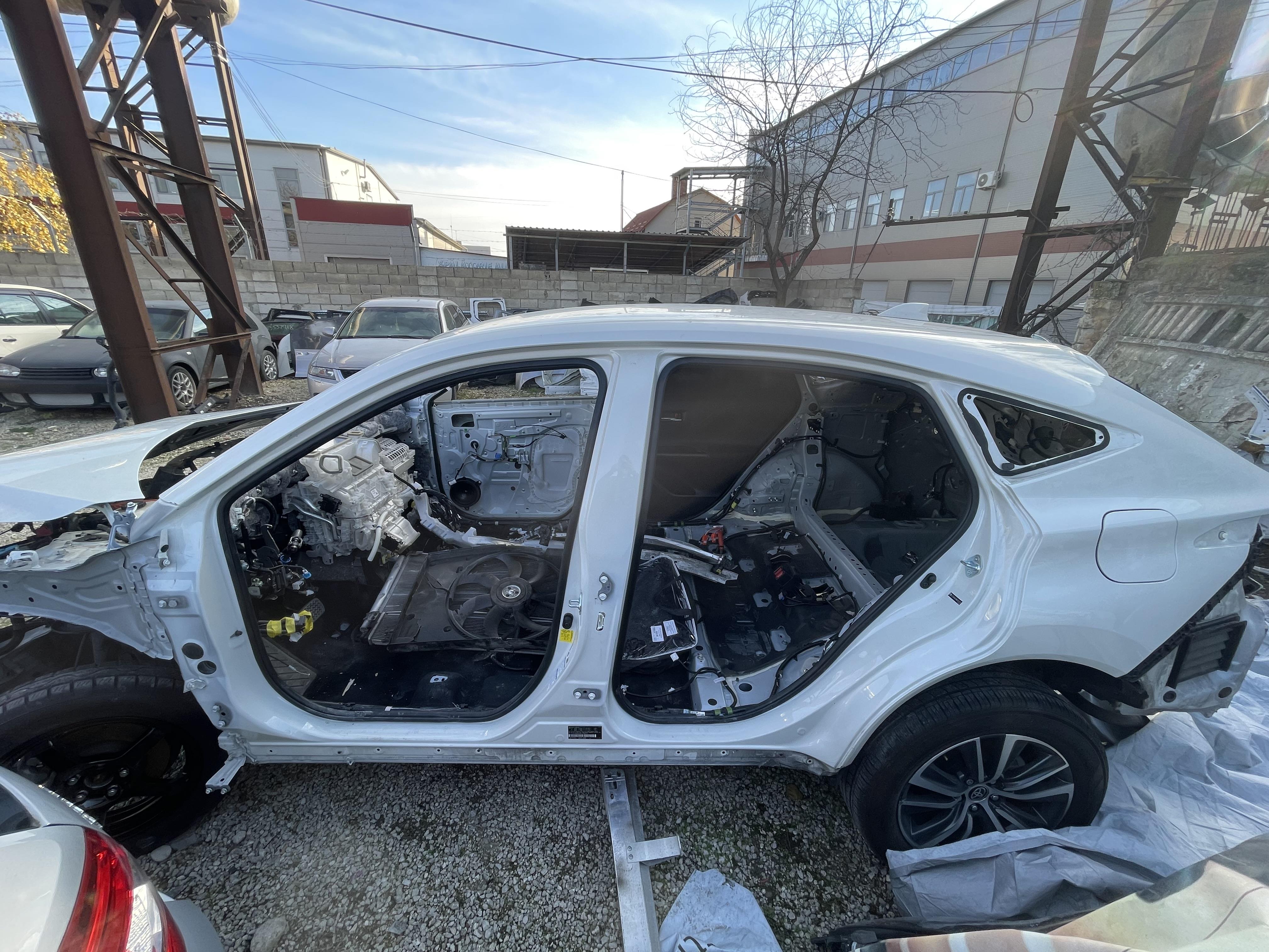 Розбірка TOYOTA VENZA позашляховик (H85) (2020 - 2026)