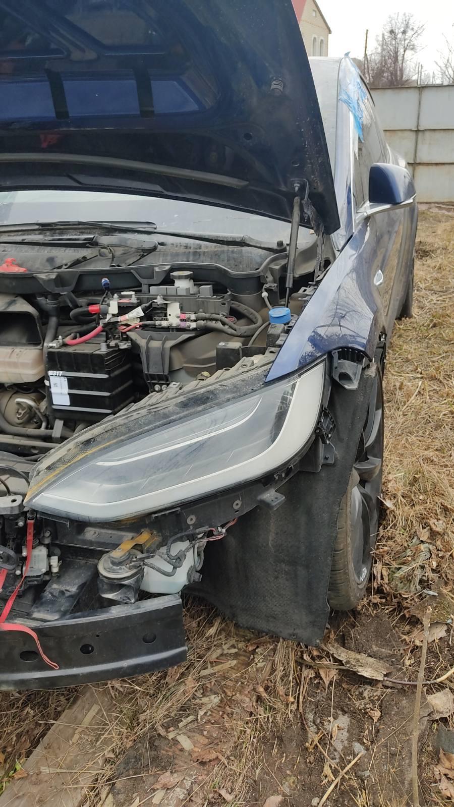 Разборка TESLA MODEL X внедорожник (2015 - 2026)