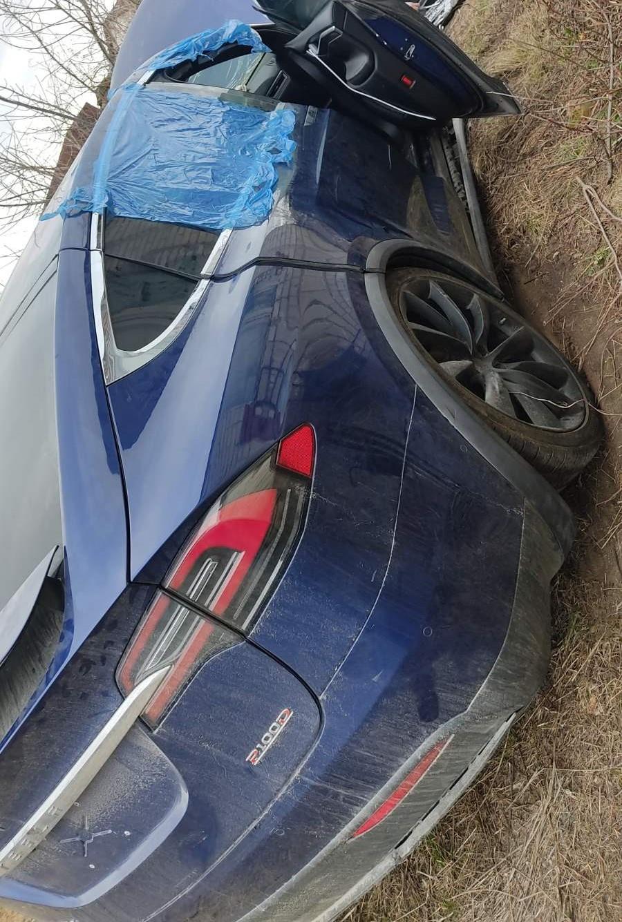Разборка TESLA MODEL X внедорожник (2015 - 2026)