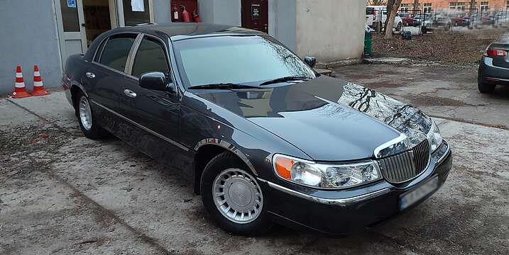 Розбірка LINCOLN TOWN CAR седан (99 - 02) (1999 - 2002)