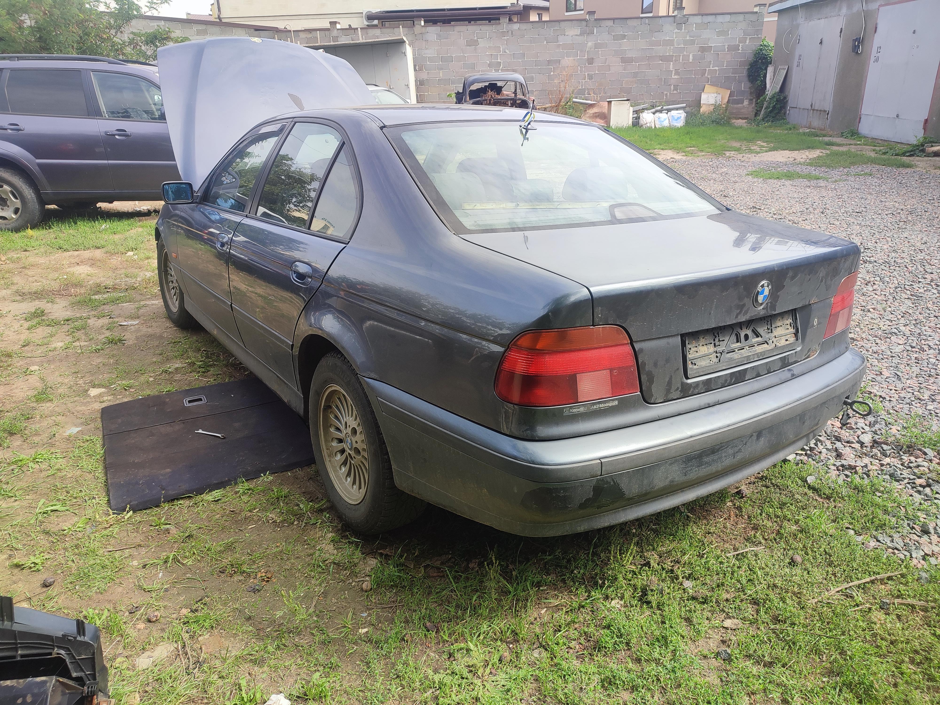 Авторазборка BMW 5 седан (E39) (1995 - 2003)