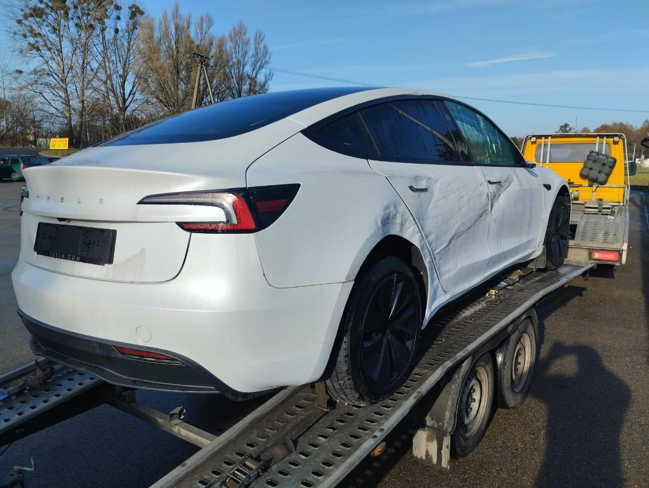 Авторазборка TESLA MODEL 3 седан (5YJ3) (2016 - 2025)