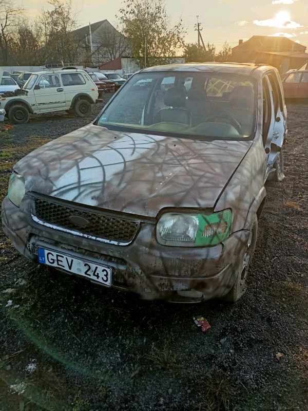 Разборка FORD ESCAPE внедорожник (2001 - 2007)