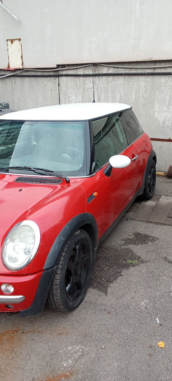Розбірка MINI COOPER хетчбек (R50, R53) (2001 - 2006)