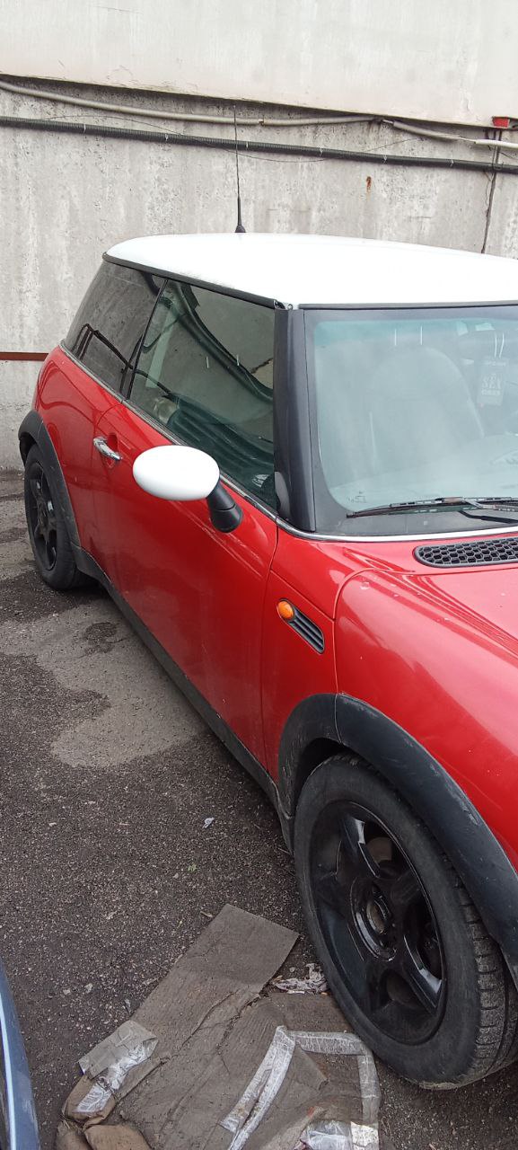 Авторозборка MINI COOPER хетчбек (R50, R53) (2001 - 2006)