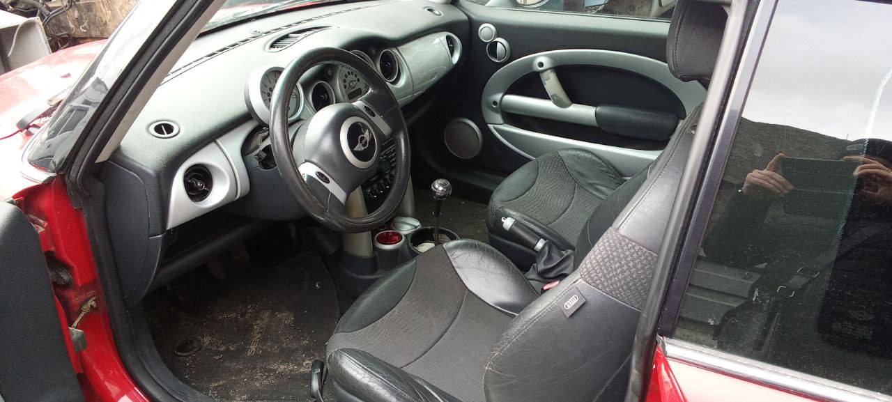 Розбірка MINI COOPER хетчбек (R50, R53) (2001 - 2006)