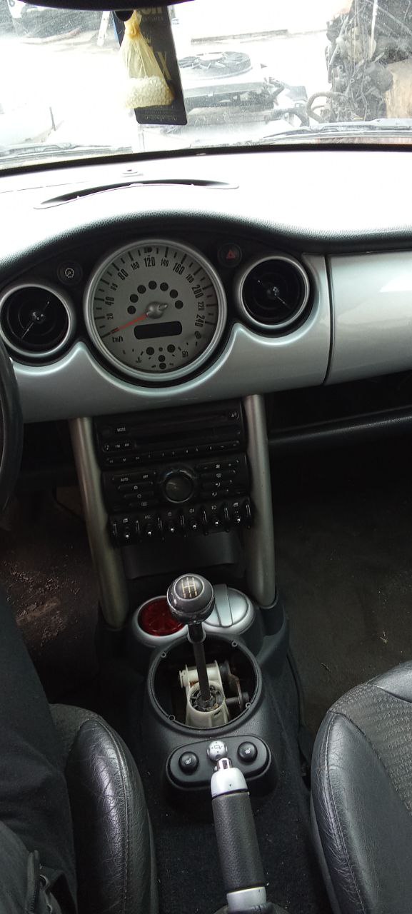 Розбірка MINI COOPER хетчбек (R50, R53) (2001 - 2006)