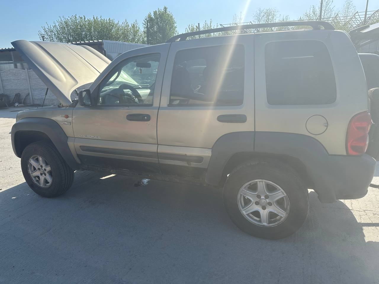 Разборка JEEP LIBERTY/ CHEROKEE (KJ) внедорожник (02 - 07) (2002 - 2007)