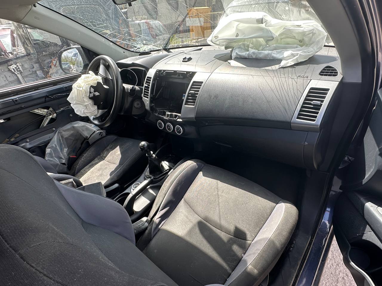 Разборка MITSUBISHI OUTLANDER II XL внедорожник (CWW) (2005 - 2012)