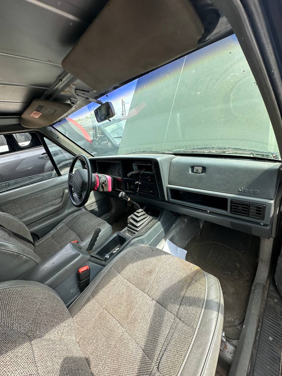 Авторозборка JEEP CHEROKEE II позашляховик (XJ) (1995 - 2001)