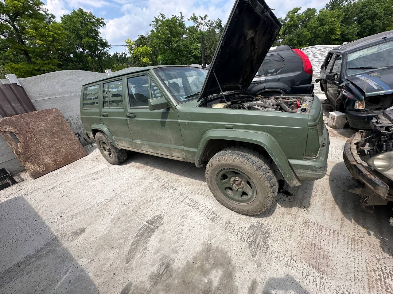 Розбірка JEEP CHEROKEE II позашляховик (XJ) (1995 - 2001)