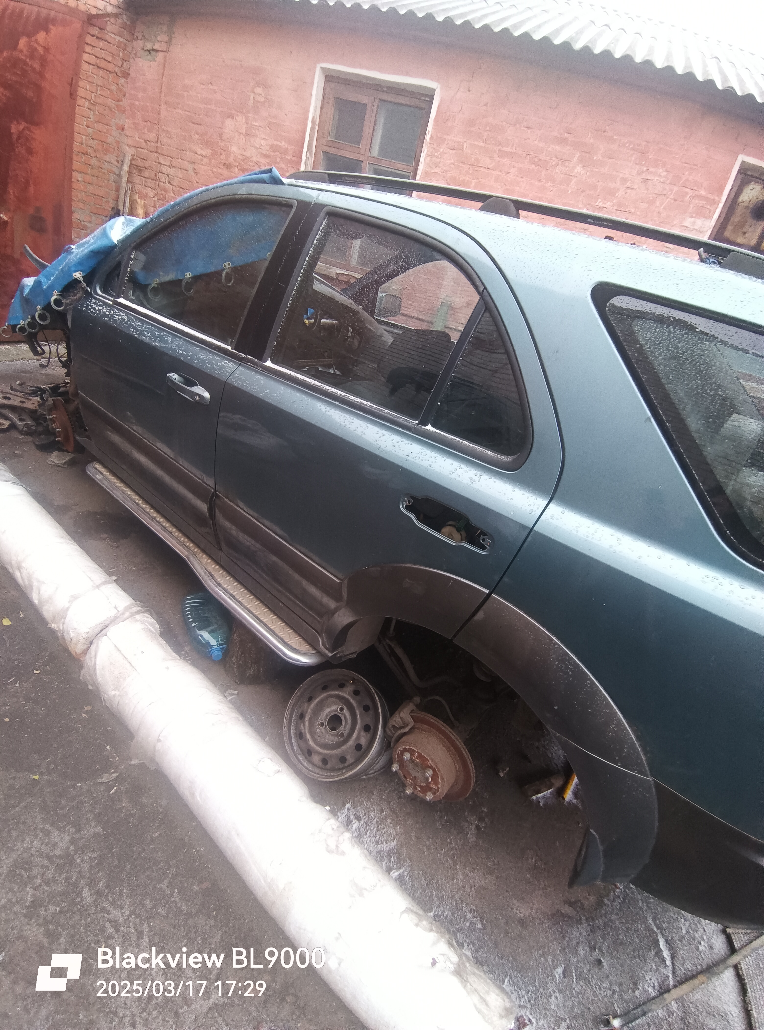Розбірка KIA SORENTO позашляховик (JC) (2002 - 2006)