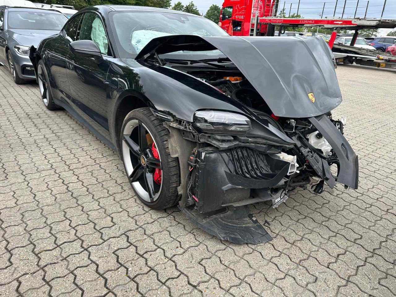 Разборка PORSCHE TAYCAN седан (Y1A, Y1B) (2019 - 2026)