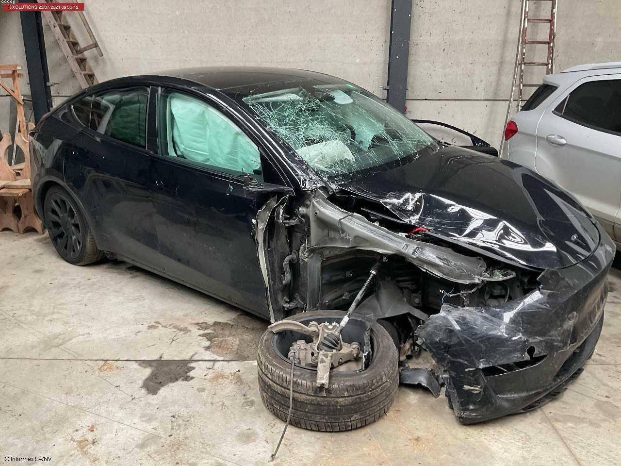 Разборка TESLA MODEL Y внедорожник (2019 - 2025)