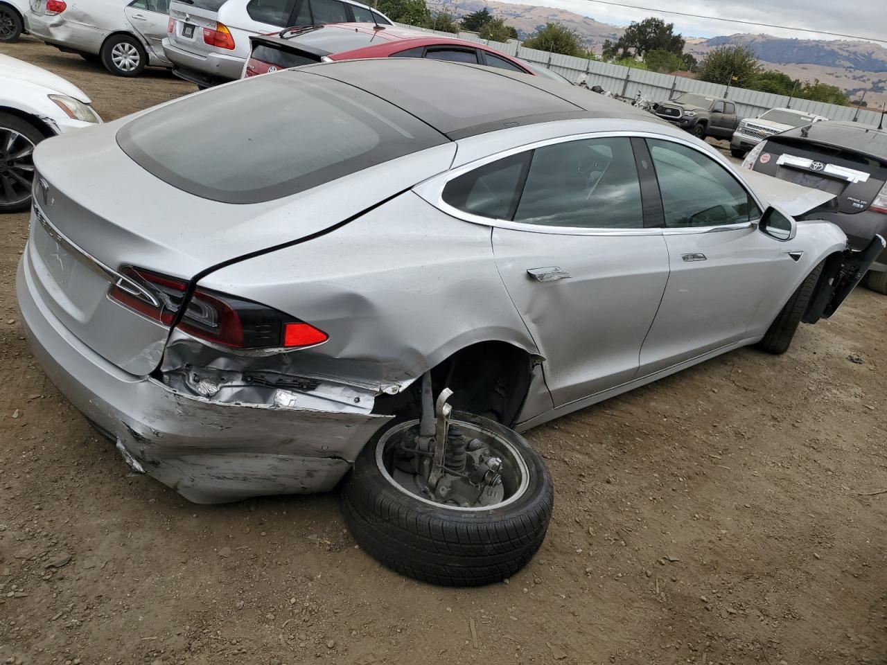 Разборка TESLA MODEL S лифтбек (5YJS) (2016 - 2026)
