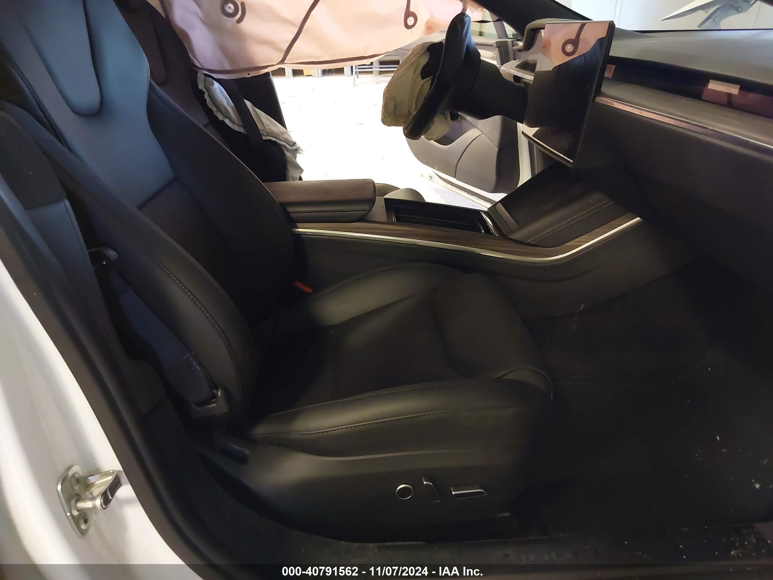 Разборка TESLA MODEL S лифтбек (5YJS) (2016 - 2026)