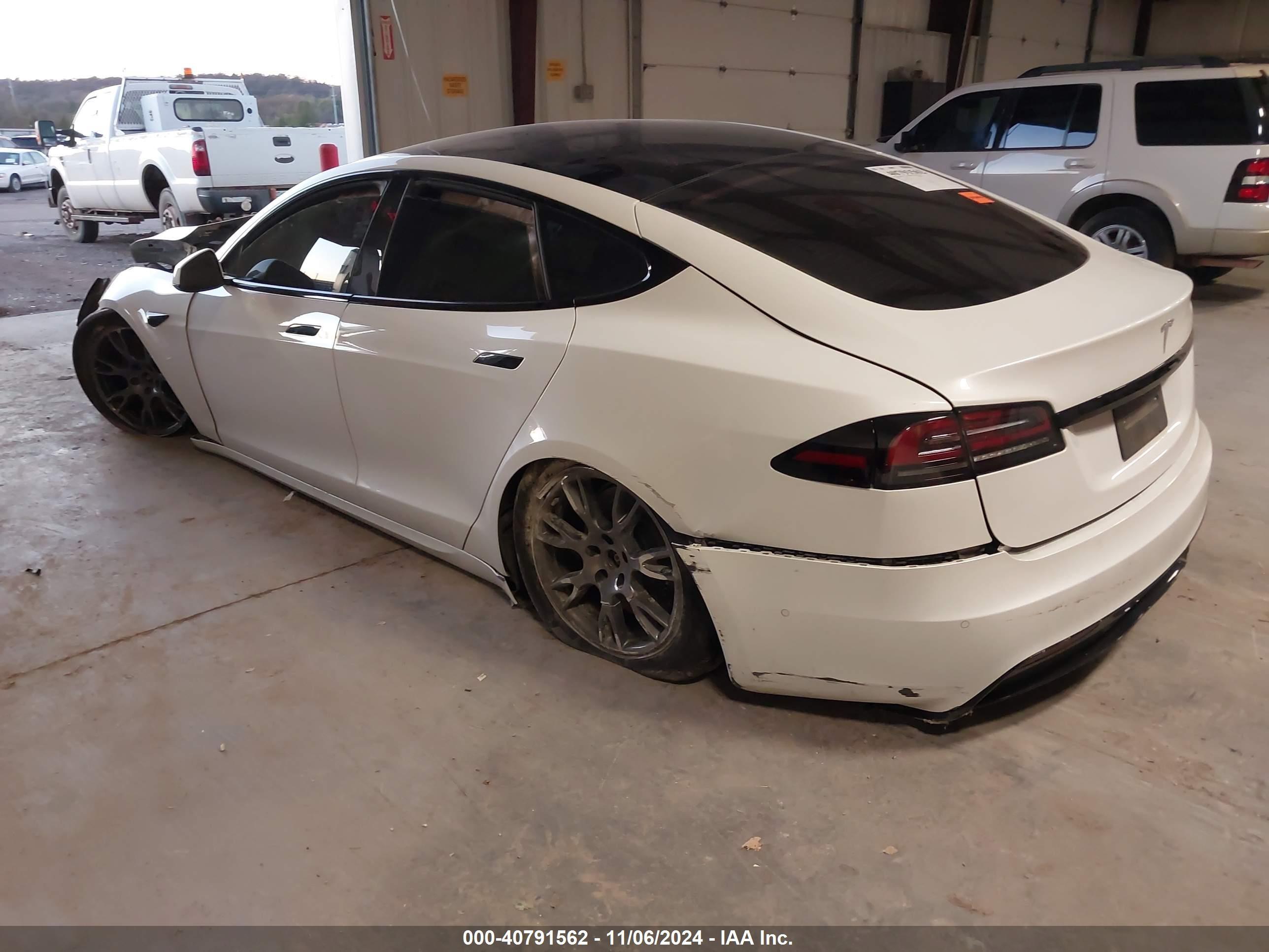 Разборка TESLA MODEL S лифтбек (5YJS) (2016 - 2026)