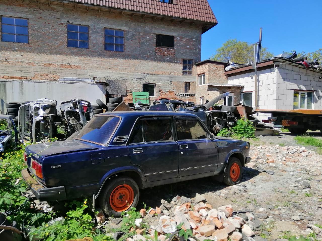 Авторазборка ВАЗ 2107 седан (1982 - 2014)