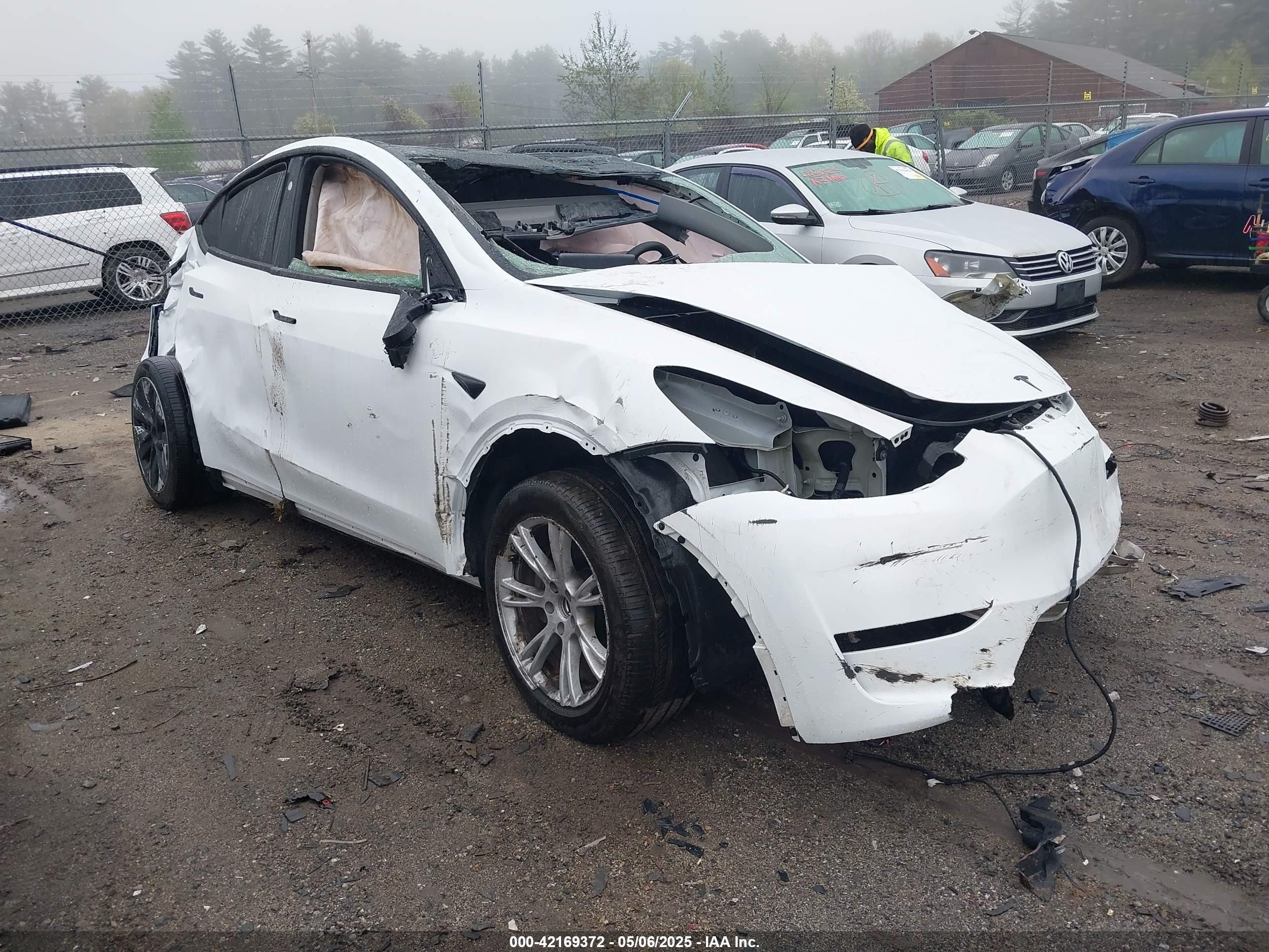 Разборка TESLA MODEL Y внедорожник (5YJY) (2019 - 2026)