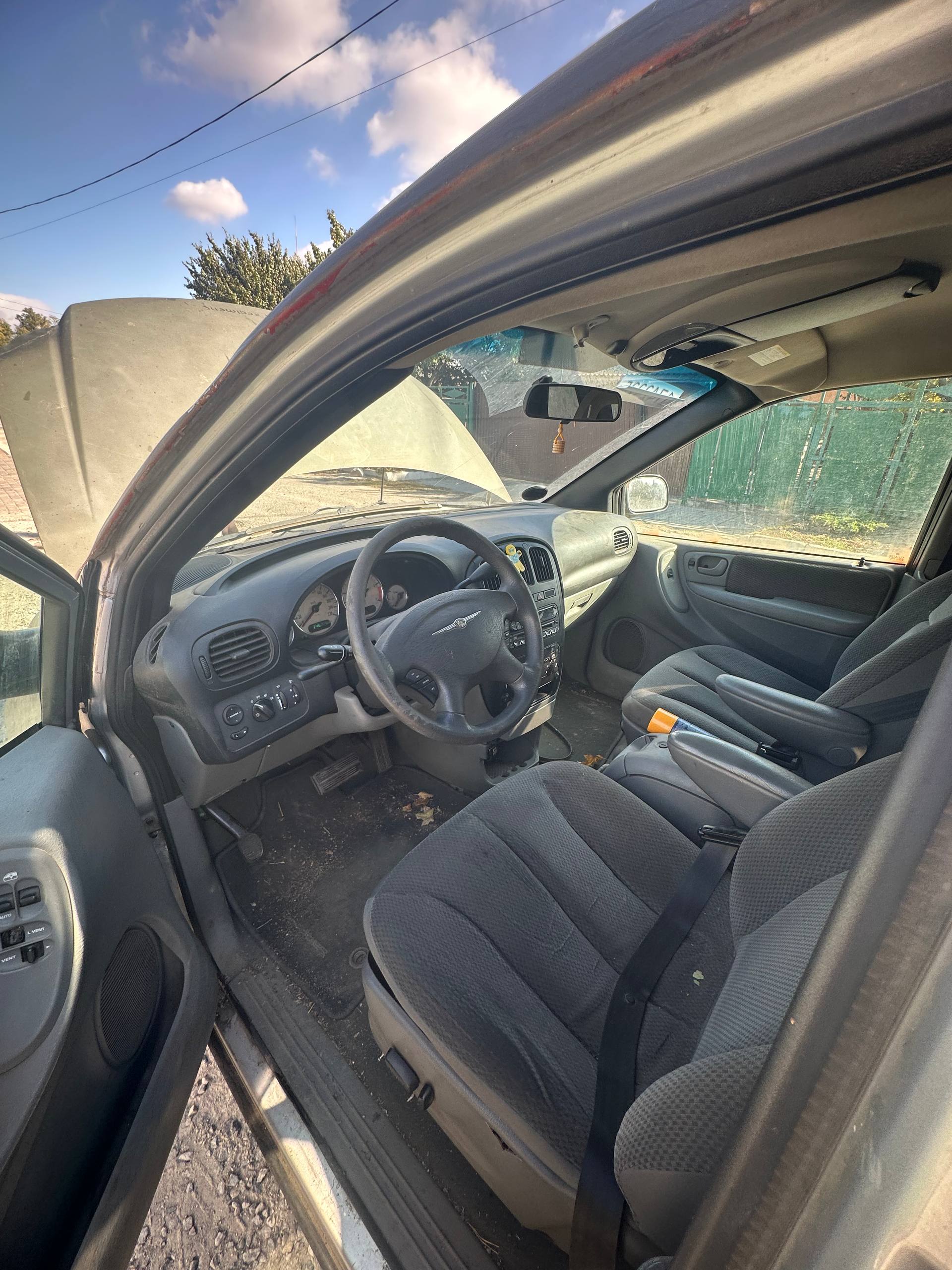 Разборка CHRYSLER VOYAGER GRAND минивэн (2000 - 2007)