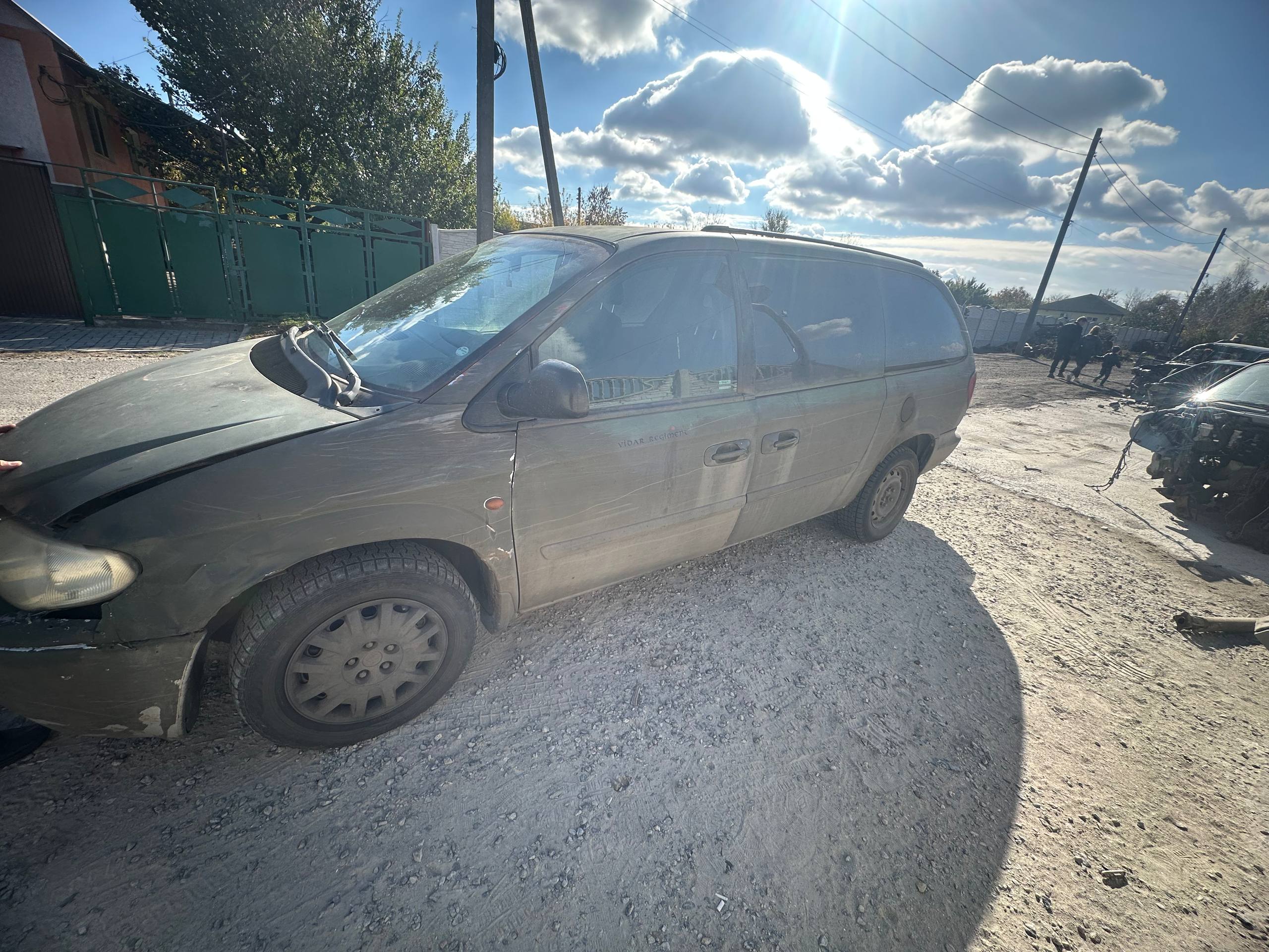 Авторазборка CHRYSLER VOYAGER GRAND минивэн (2000 - 2007)
