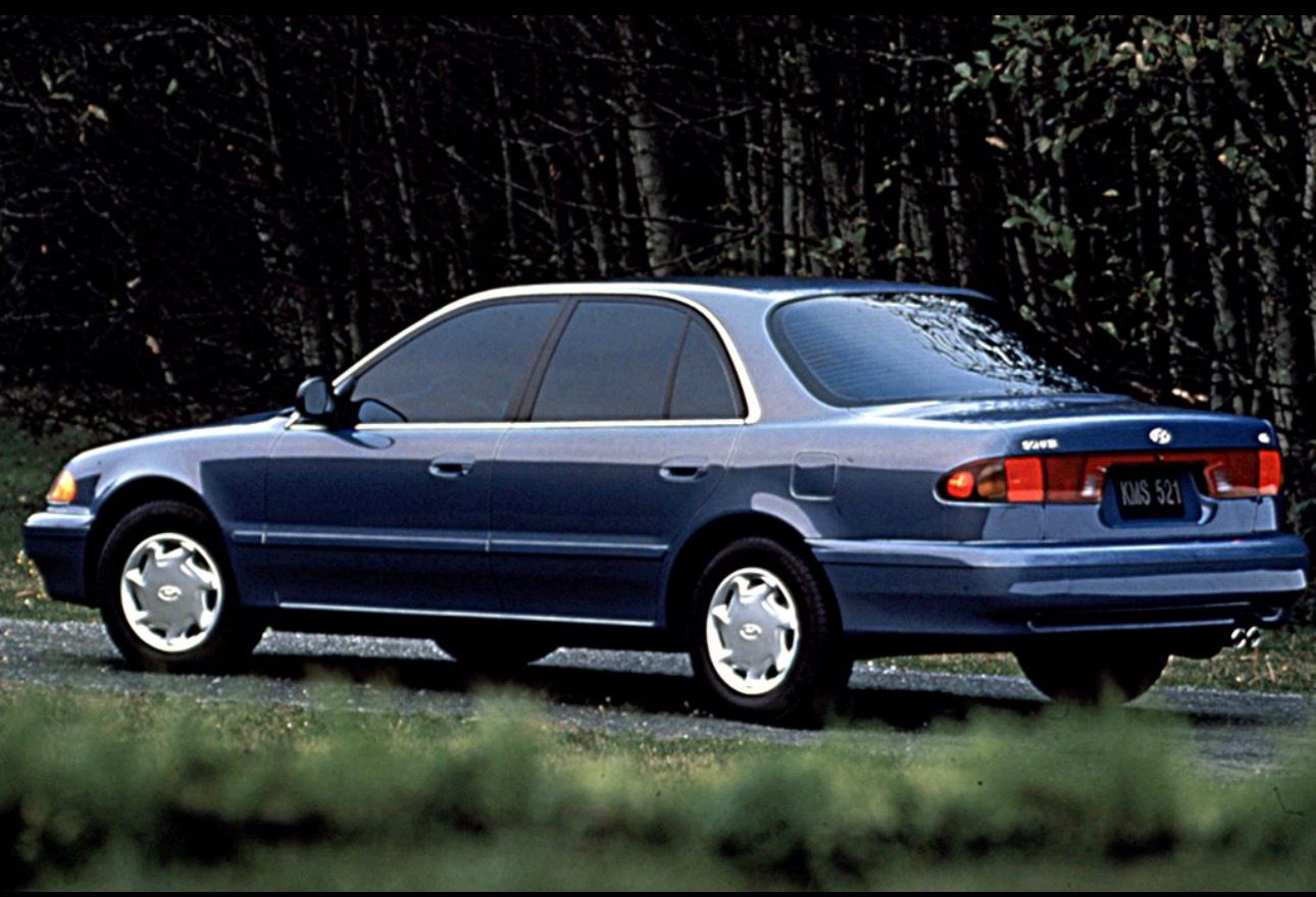 Разборка HYUNDAI SONATA III седан (Y-3) (1993 - 1998)