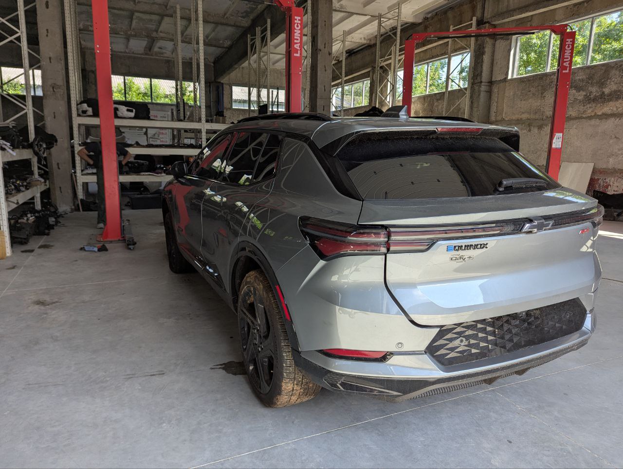 Розбірка CHEVROLET EQUINOX EV позашляховик (2024 - 2026)