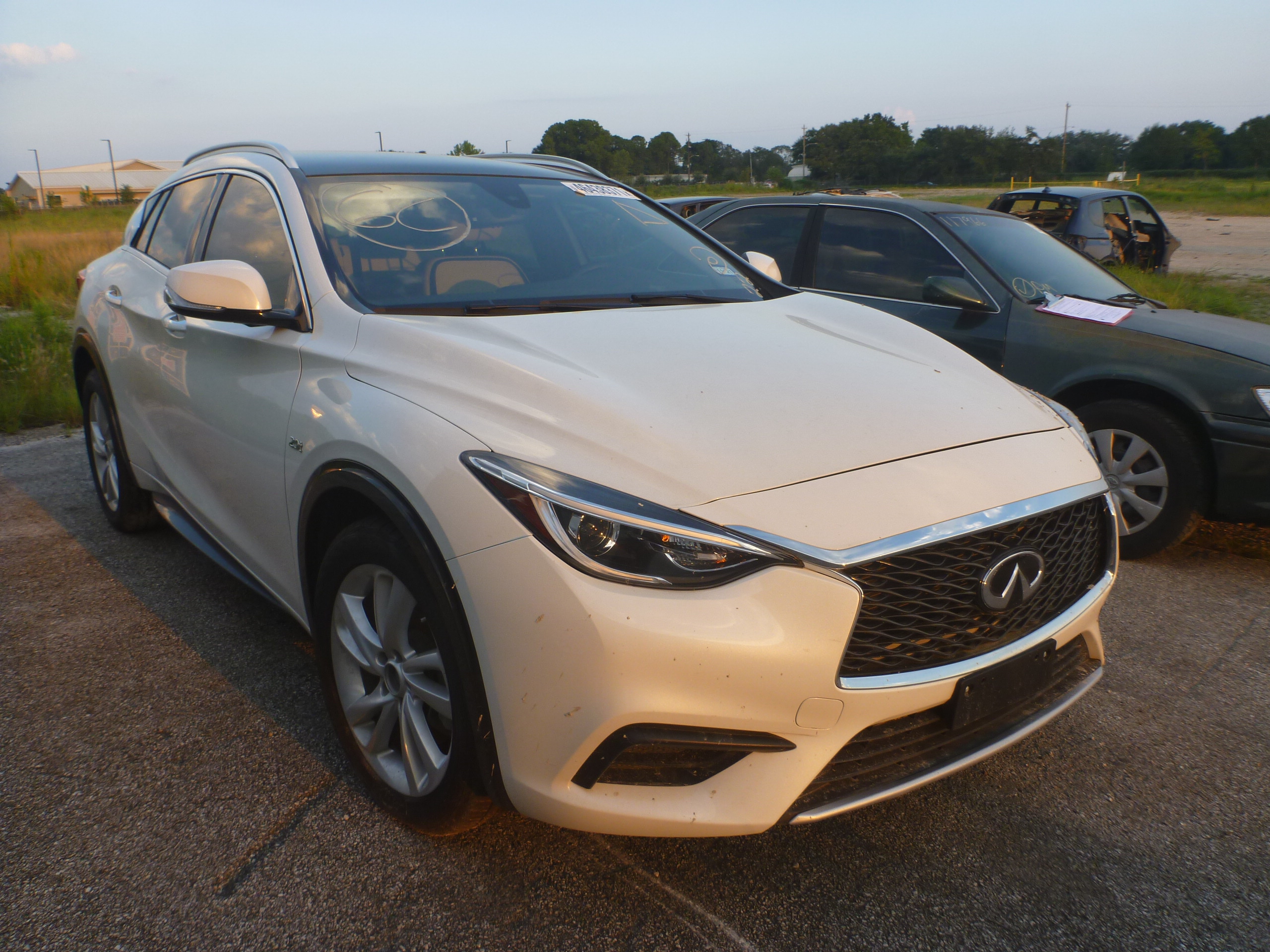 Разборка INFINITI QX30 внедорожник (H15E) (2016 - 2026)