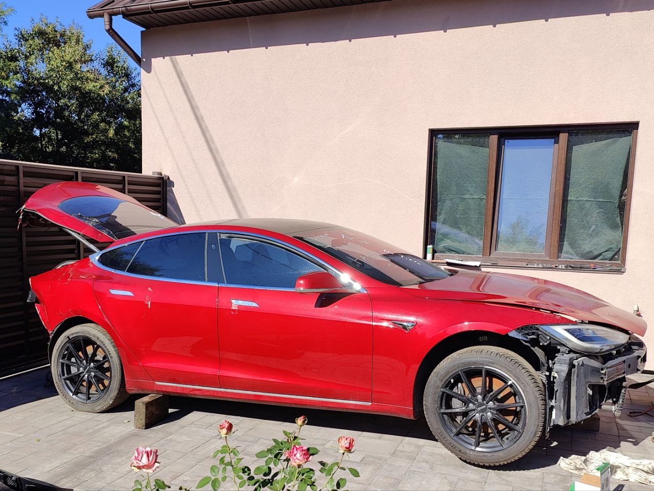 Разборка TESLA MODEL S лифтбек (5YJS) (2016 - 2026)