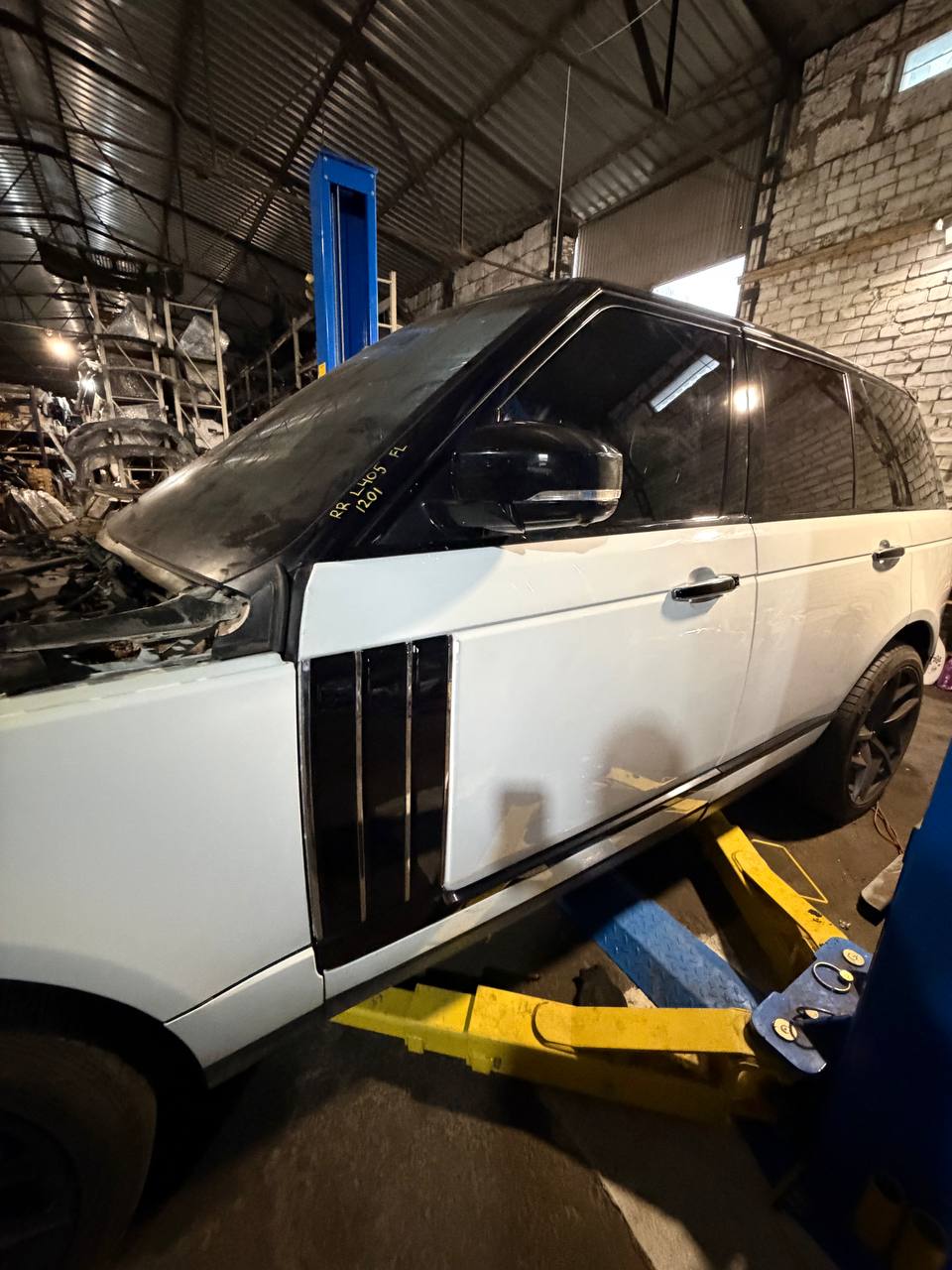 Разборка LAND ROVER RANGE ROVER IV внедорожник (L405) (2012 - 2021)
