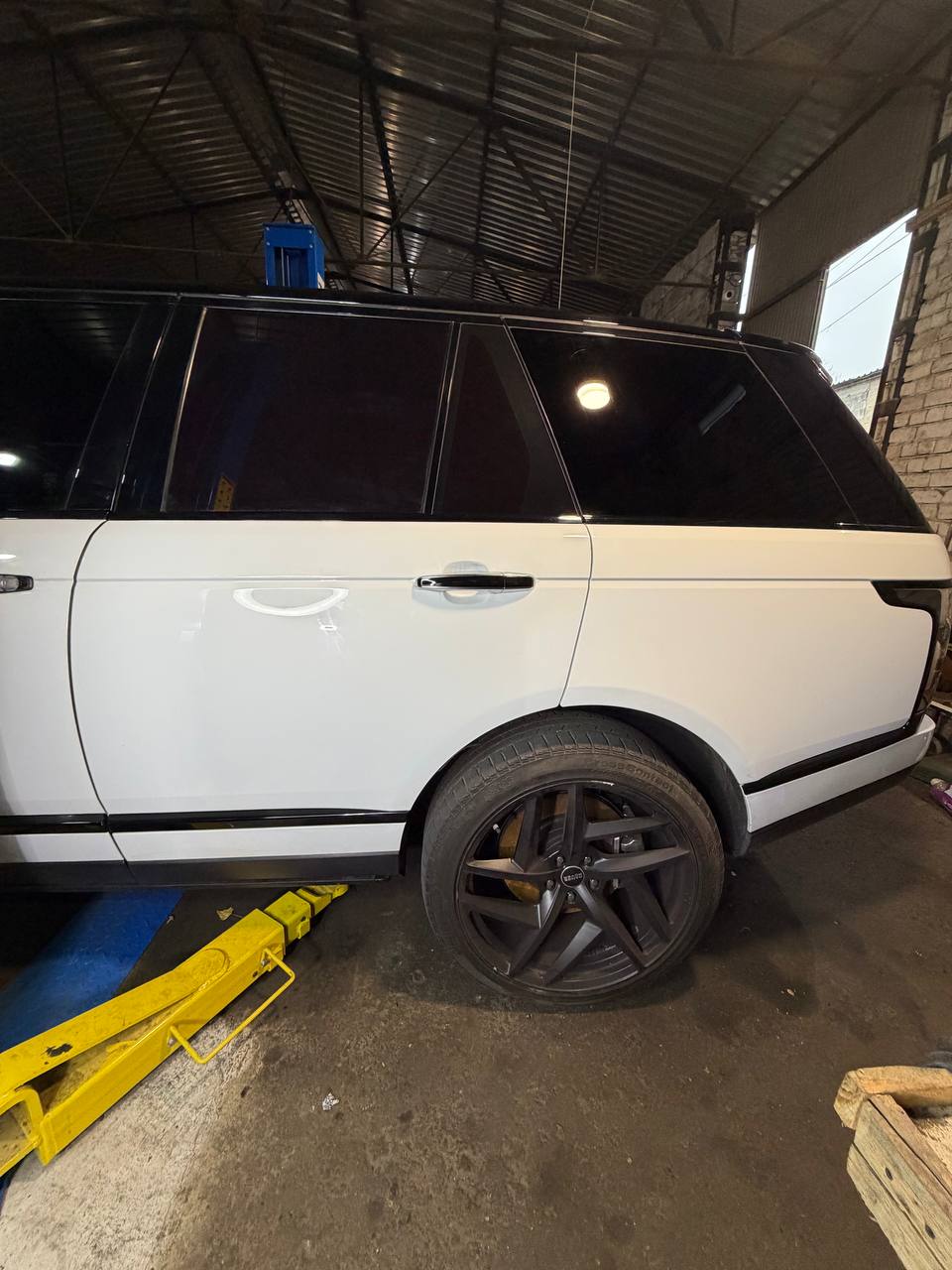 Авторазборка LAND ROVER RANGE ROVER IV внедорожник (L405) (2012 - 2021)