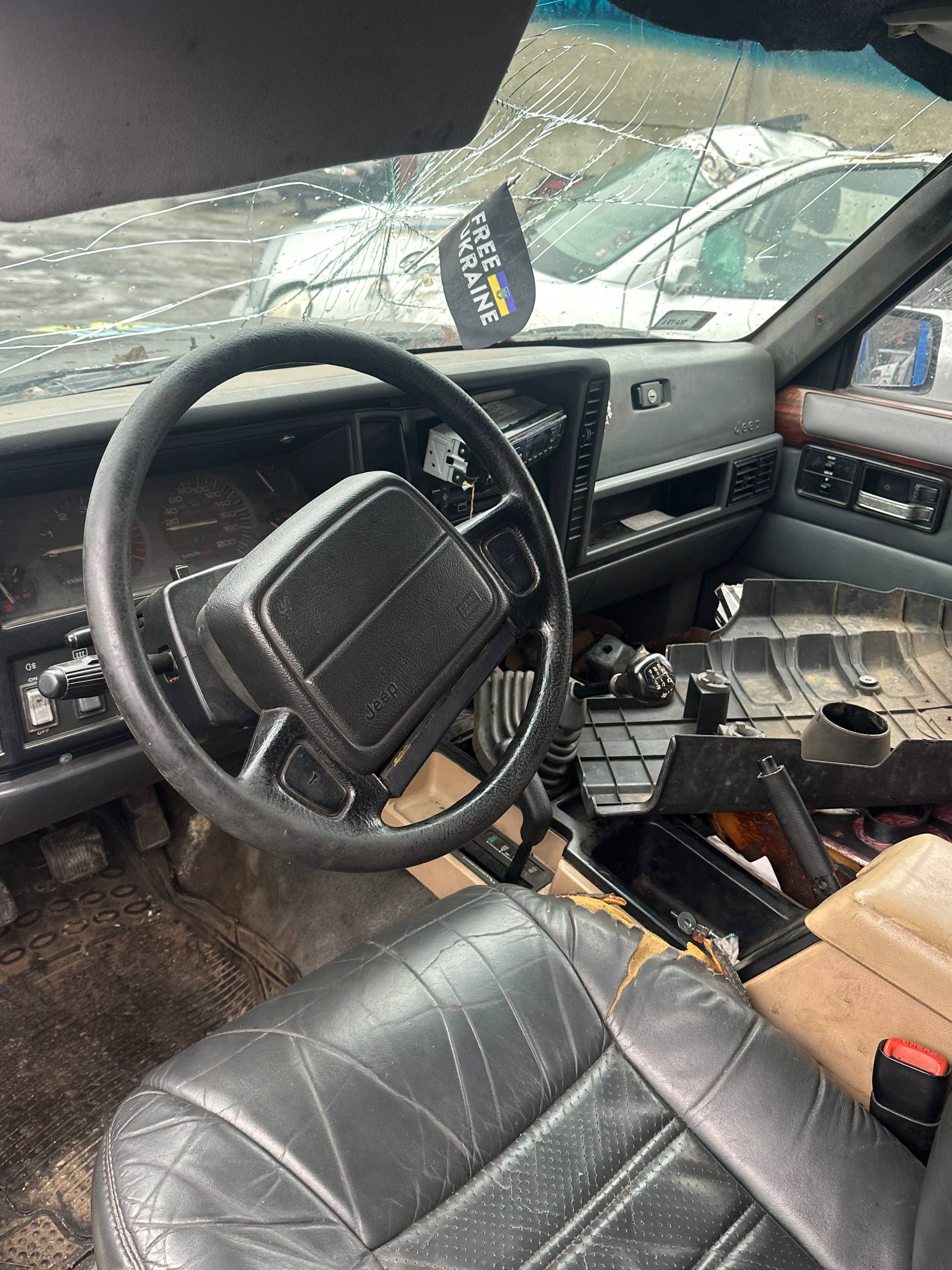 Авторазборка JEEP CHEROKEE II внедорожник (XJ) (1995 - 2001)
