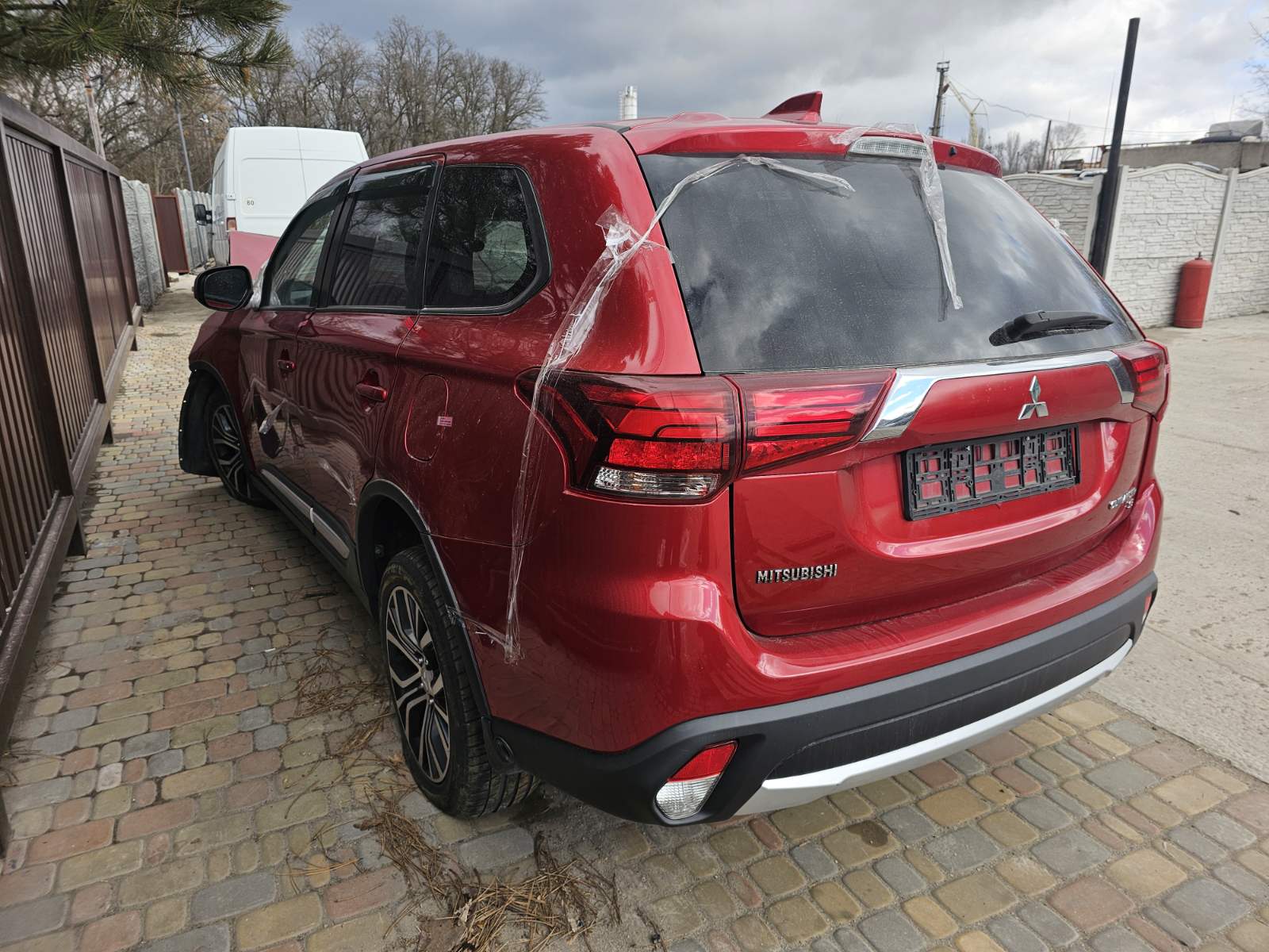 Разборка MITSUBISHI OUTLANDER внедорожник (GG, GF) (2010 - 2022)