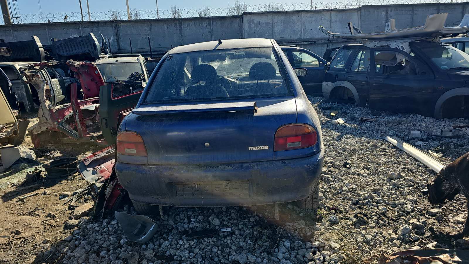 Авторозборка MAZDA 121 II седан (DB) (1990 - 1996)