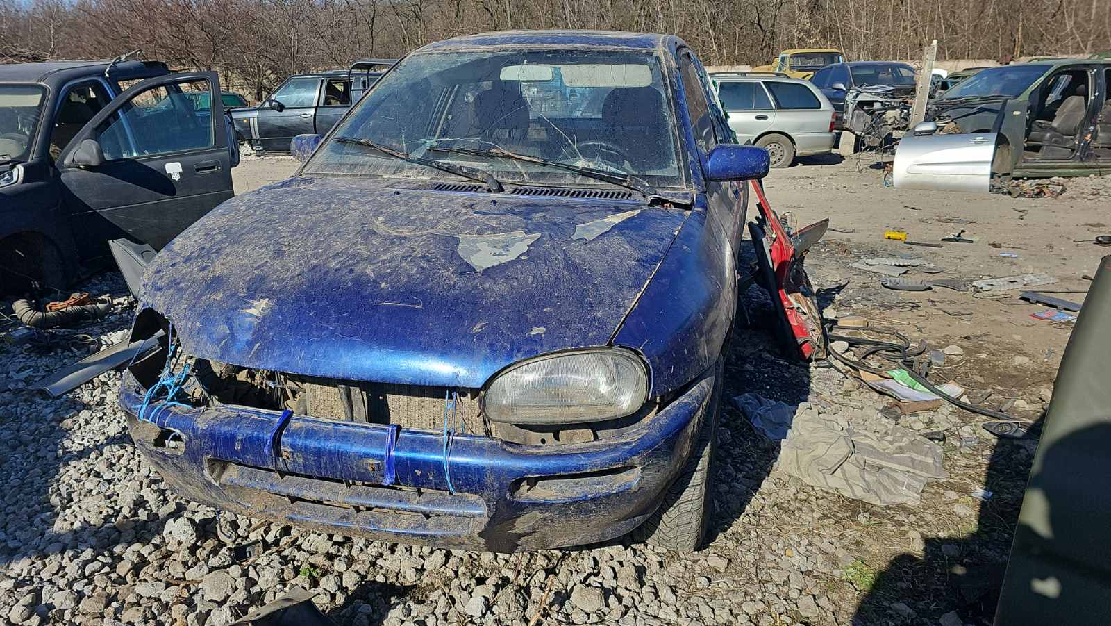 Розбірка MAZDA 121 II седан (DB) (1990 - 1996)