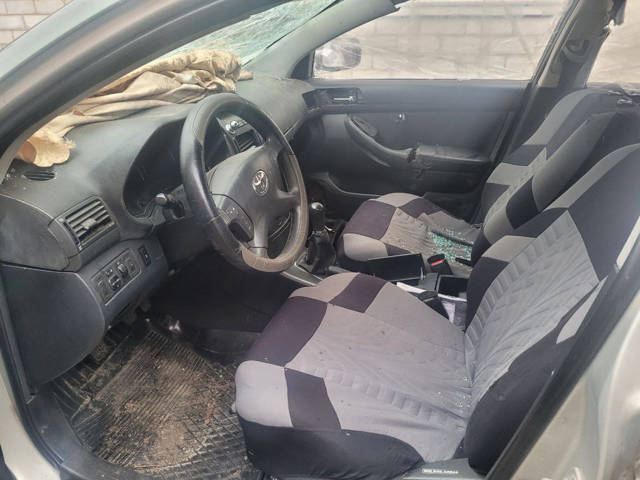 Розбірка TOYOTA AVENSIS II седан (T25) (2003 - 2008)
