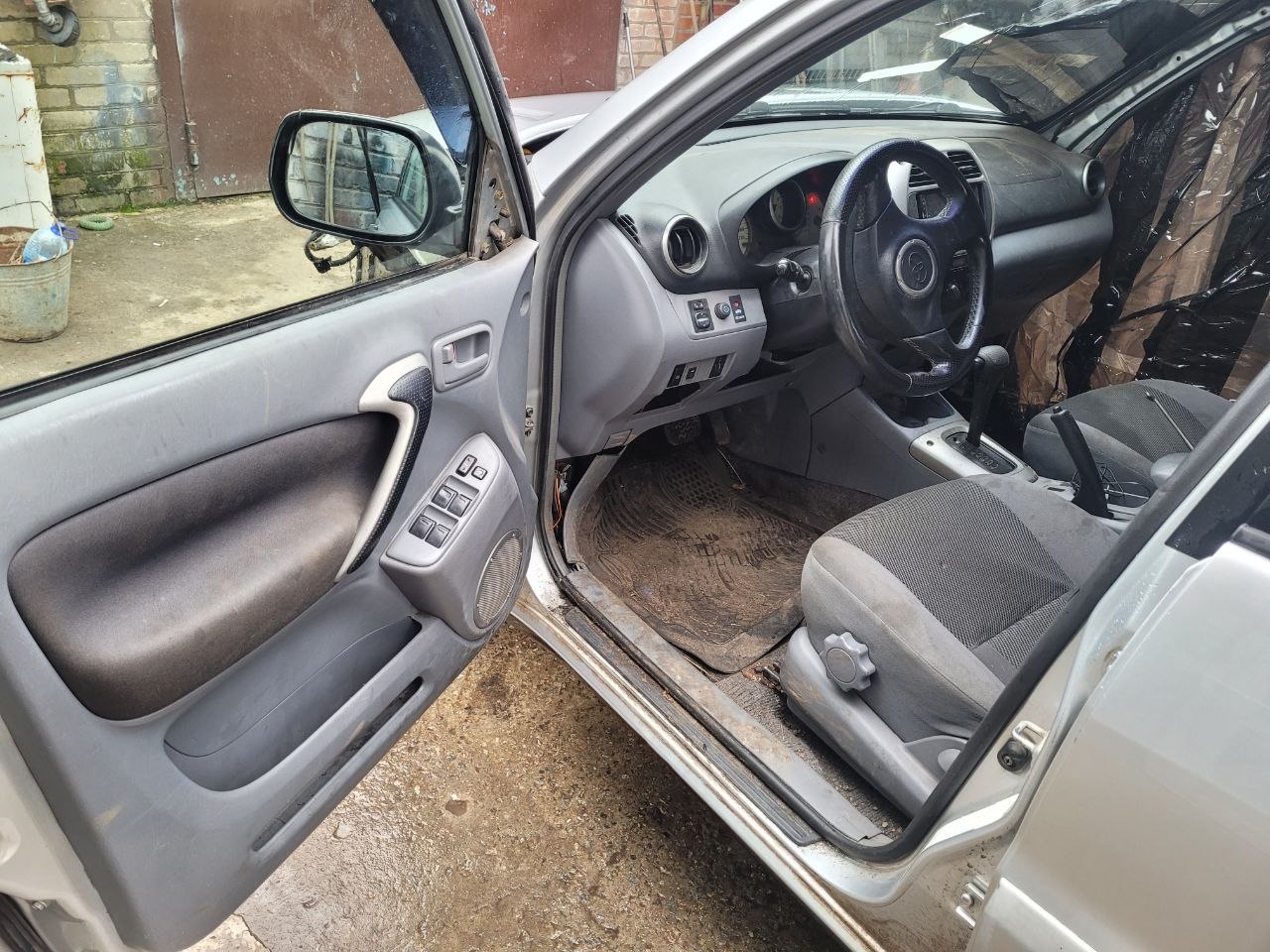 Разборка TOYOTA RAV 4 II внедорожник (XA2) (2000 - 2005)