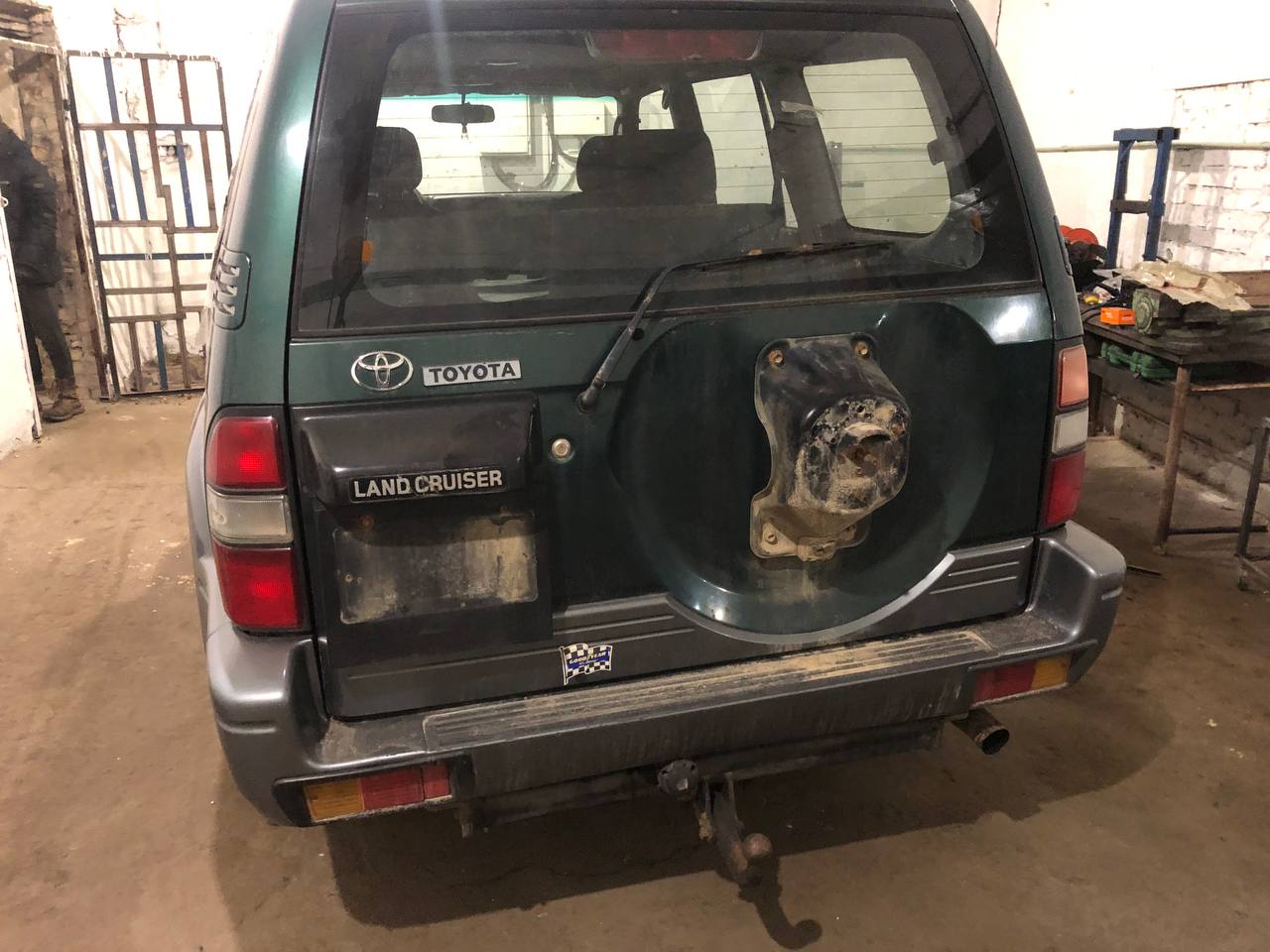 Розбірка TOYOTA LAND CRUISER 90 позашляховик (J9) (1996 - 2002)