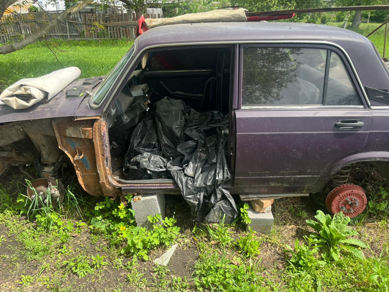 Разборка ВАЗ 2107 седан (1982 - 2014)