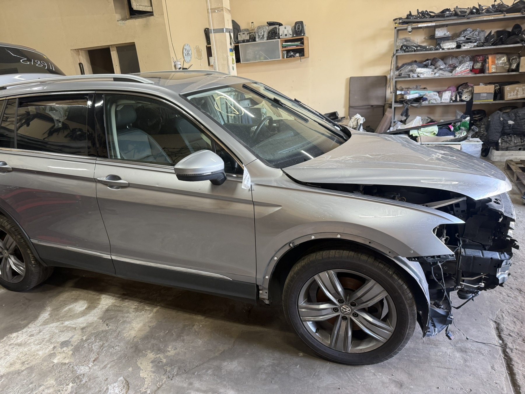 Розбірка VOLKSWAGEN TIGUAN II позашляховик (BW2, BJ2) (2017 - 2025)