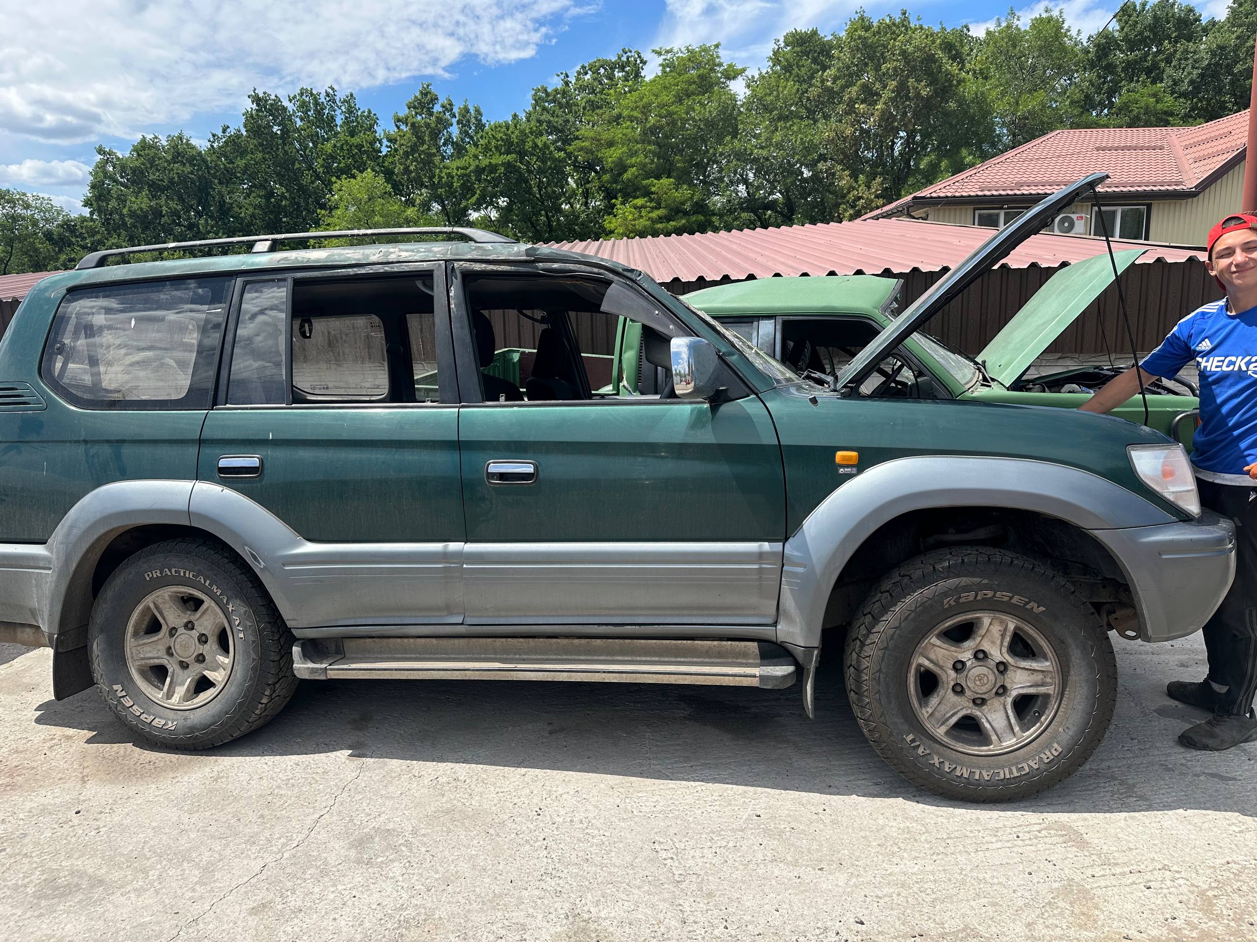 Розбірка TOYOTA LAND CRUISER 90 позашляховик (J9) (1996 - 2002)