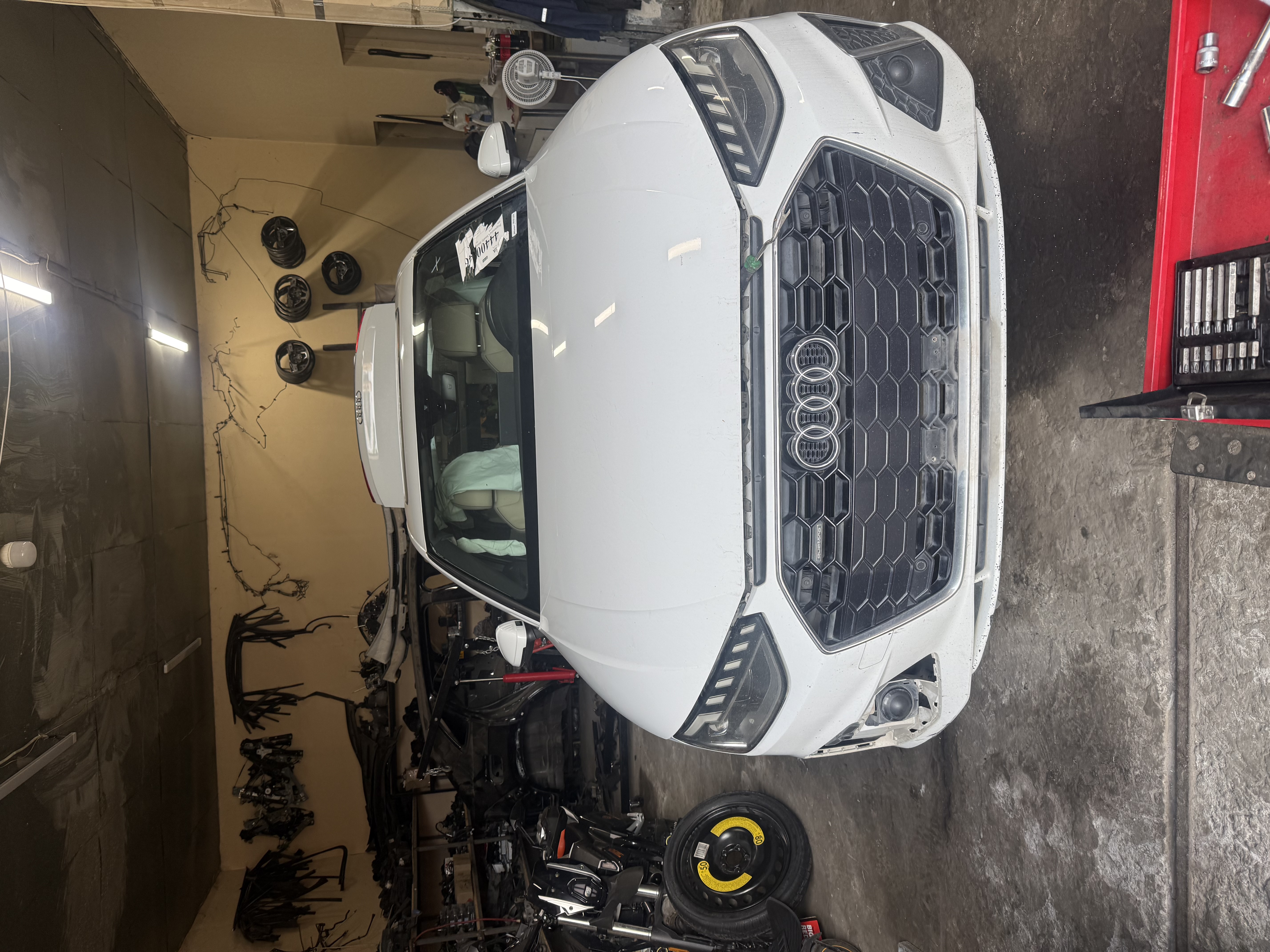 Авторозборка AUDI A4 B9 седан (8W2, 8WC) (2015 - 2024)
