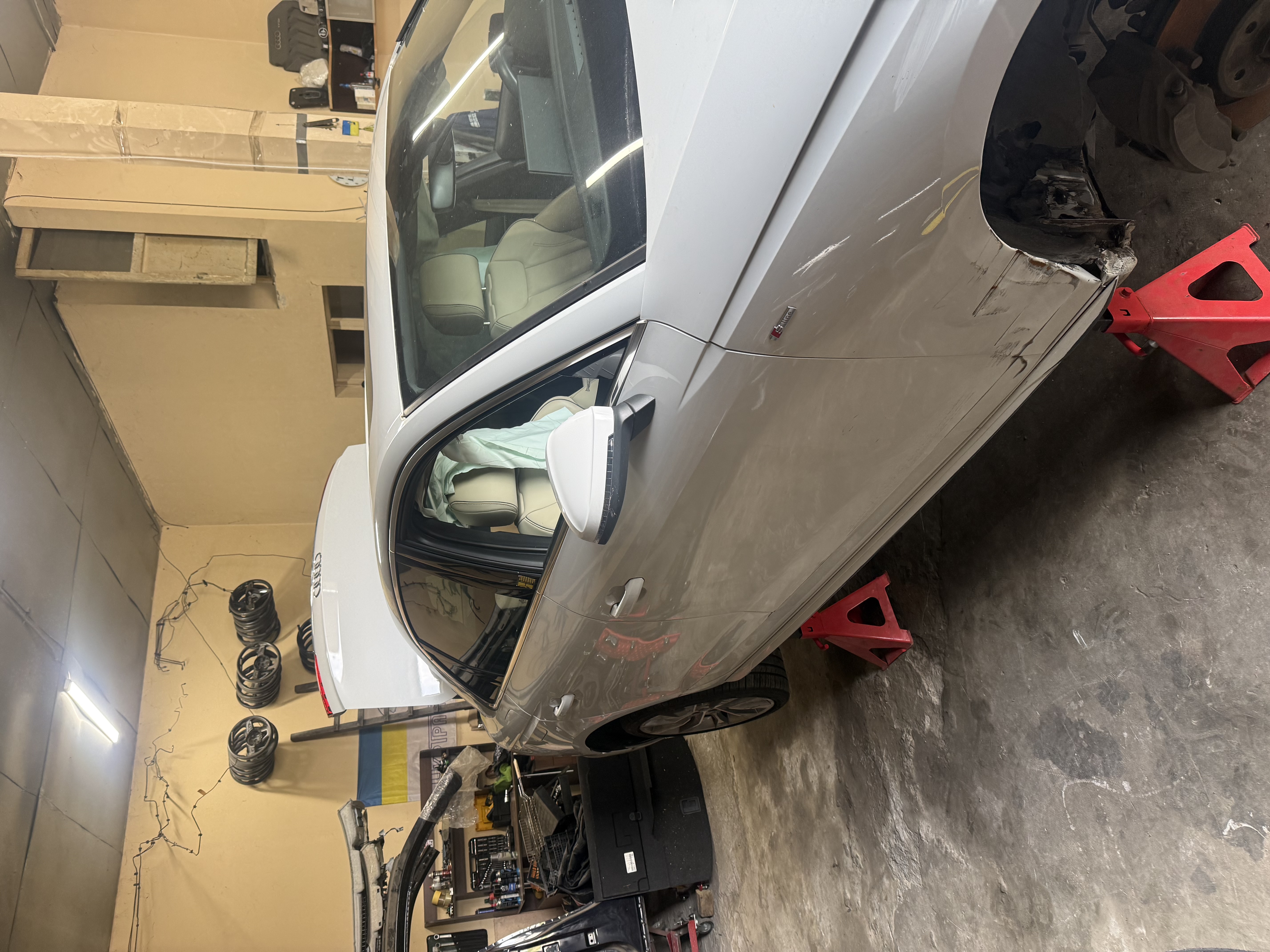 Авторозборка AUDI A4 B9 седан (8W2, 8WC) (2015 - 2024)