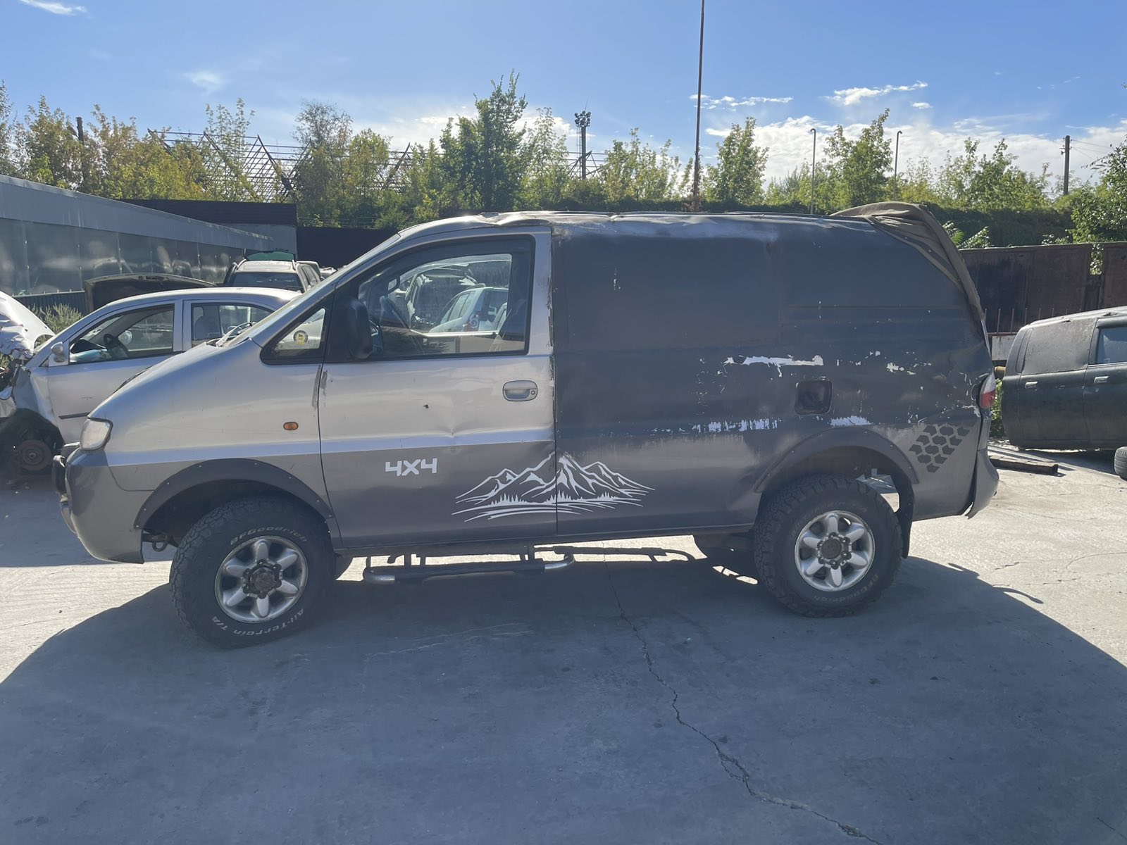 Розбірка HYUNDAI H-1 Starex автобус (2001 - 2004)
