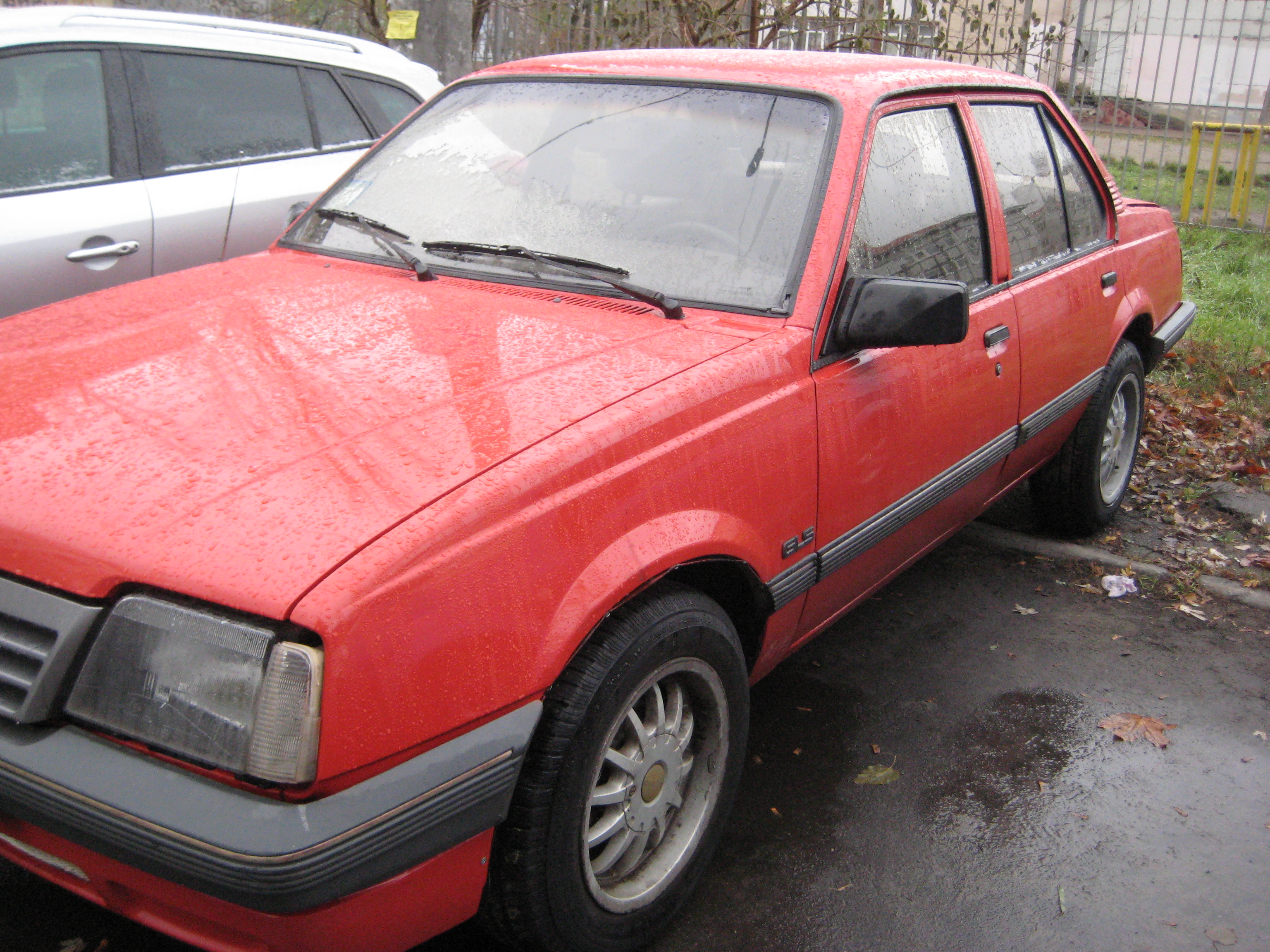 Розбірка OPEL ASCONA C седан (81, 86, 87, 88) (1981 - 1988)