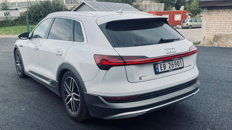 Авторозборка AUDI E-TRON позашляховик (GEN) (2018 - 2023)