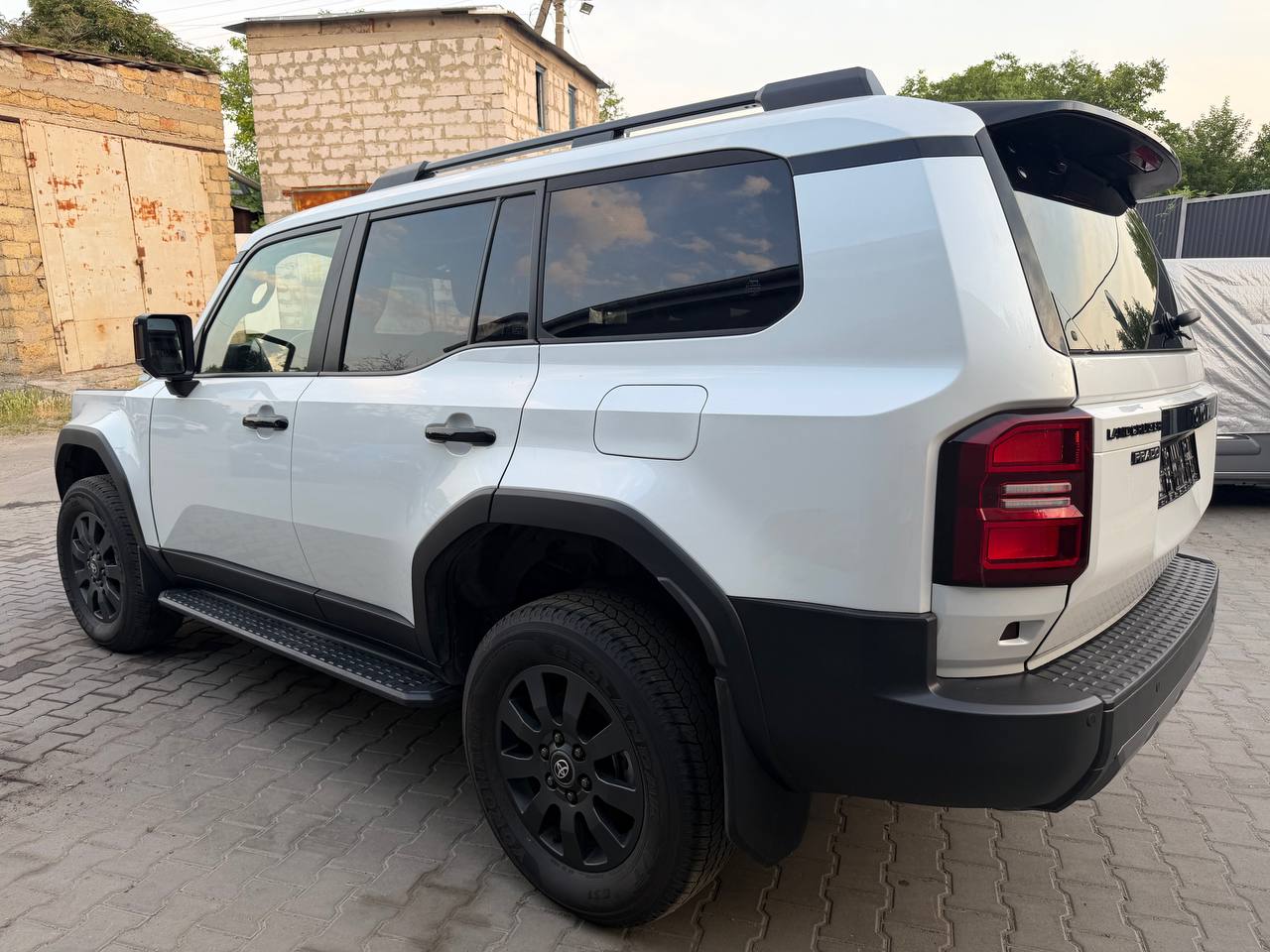 Розбірка TOYOTA LAND CRUISER позашляховик (J25) (2023 - 2026)