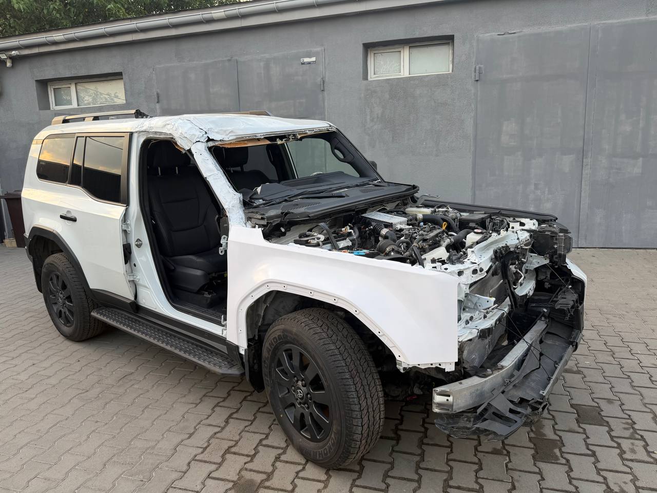 Розбірка TOYOTA LAND CRUISER позашляховик (J25) (2023 - 2026)